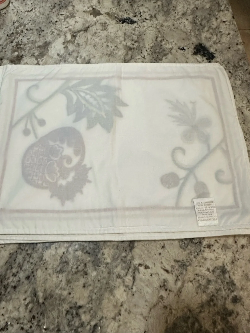 Williams Sonoma Crewel Embroidery Set of 4 Placemats Cotton Cream Pomegranate